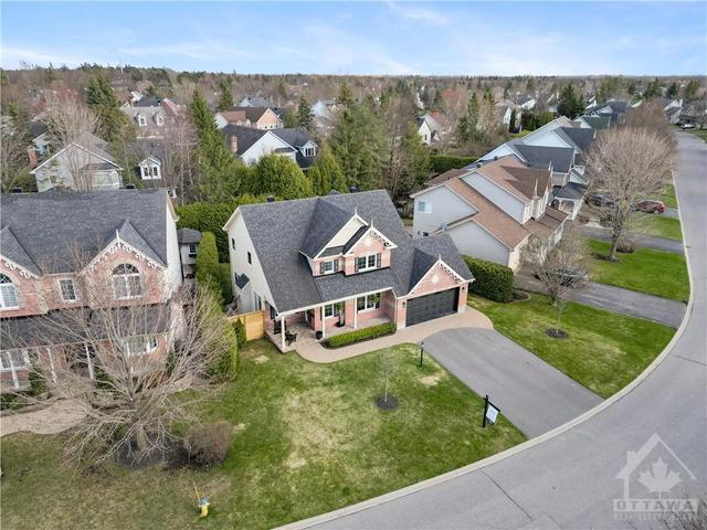 27 Wendell Avenue, House detached with 4 bedrooms, 4 bathrooms and 6 parking in Ottawa ON | Image 2