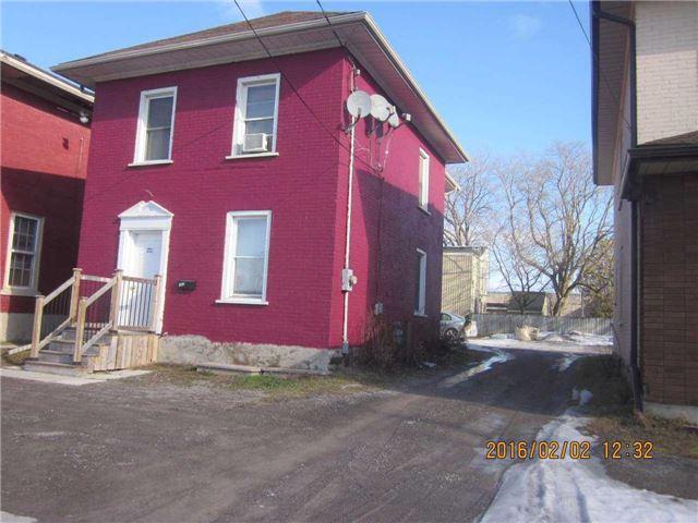 112 Aylmer St N, House detached with 4 bedrooms, 2 bathrooms and 5 parking in Peterborough ON | Image 1