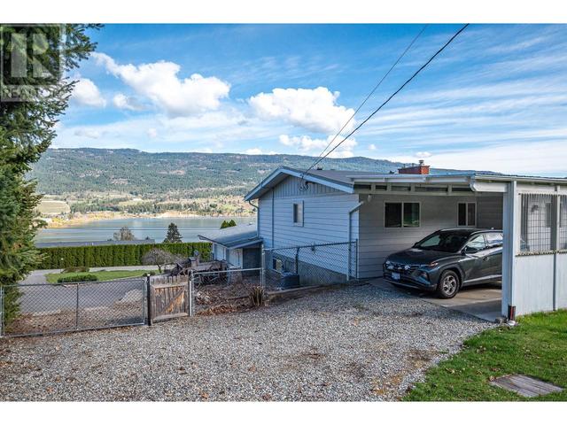 15562 Old Mission Road, House detached with 3 bedrooms, 2 bathrooms and 5 parking in Lake Country BC | Image 10