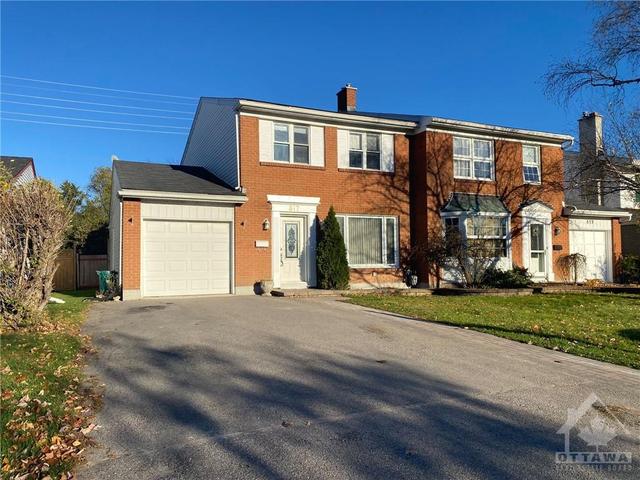 817 De Salaberry Street, Home with 3 bedrooms, 2 bathrooms and 5 parking in Ottawa ON | Image 1