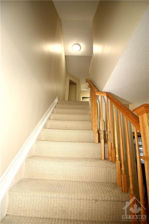 975 Gosnell Terrace, Townhouse with 4 bedrooms, 3 bathrooms and 3 parking in Ottawa ON | Image 15