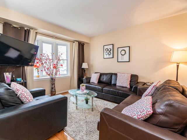 75 - 1020 Central Park Dr, Townhouse with 3 bedrooms, 2 bathrooms and 1 parking in Brampton ON | Image 2