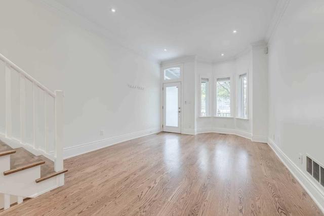 95 Walnut Ave, House semidetached with 2 bedrooms, 2 bathrooms and 1 parking in Toronto ON | Image 9