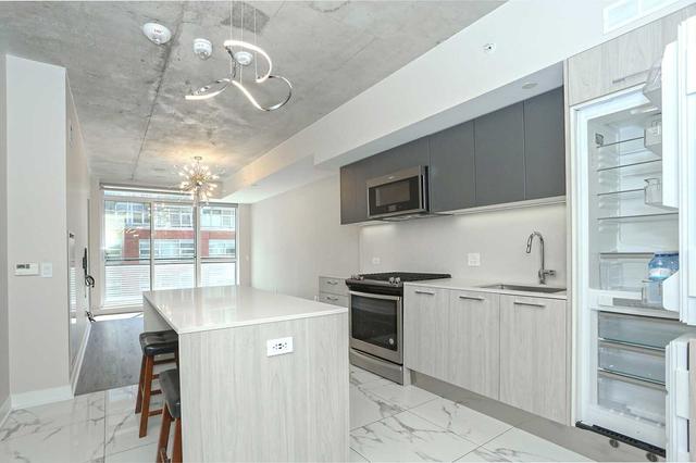 404 - 630 Kingston Rd, Condo with 2 bedrooms, 2 bathrooms and 1 parking in Toronto ON | Image 7