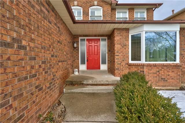 1186 Windrush Dr, House detached with 3 bedrooms, 3 bathrooms and 2 parking in Oakville ON | Image 2
