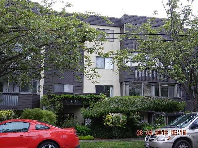 110 - 1012 Collinson St, Condo with 2 bedrooms, 2 bathrooms and 1 parking in Victoria BC | Image 1