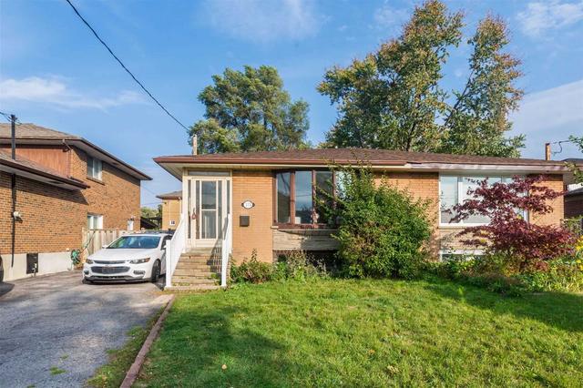115 Fortrose Cres, House semidetached with 3 bedrooms, 2 bathrooms and 3 parking in Toronto ON | Image 1