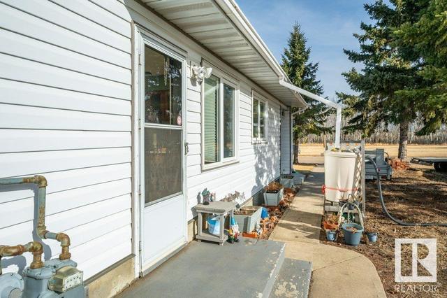 5437 49 Av, House detached with 4 bedrooms, 3 bathrooms and null parking in Andrew AB | Image 46