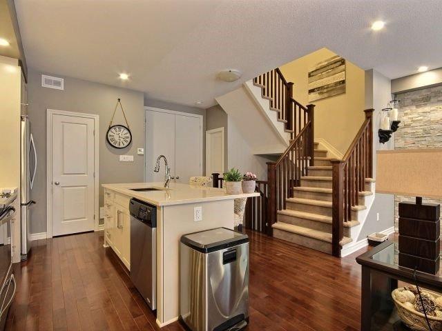 125 Chaperal Pvt, House attached with 2 bedrooms, 2 bathrooms and 1 parking in Ottawa ON | Image 6