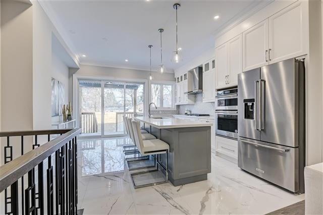 109b Robinson Ave, House detached with 4 bedrooms, 4 bathrooms and 2 parking in Toronto ON | Image 2