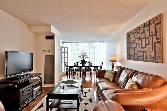 905 - 30 Holly St, Condo with 2 bedrooms, 2 bathrooms and 1 parking in Toronto ON | Image 2