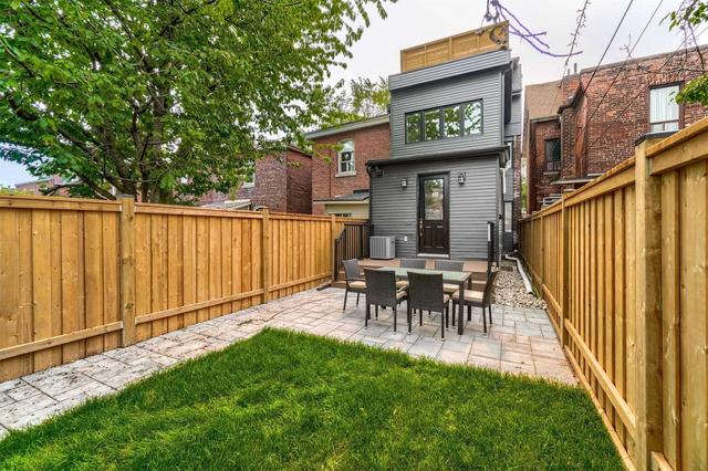 271 Delaware Ave, House detached with 4 bedrooms, 4 bathrooms and 2 parking in Toronto ON | Image 30