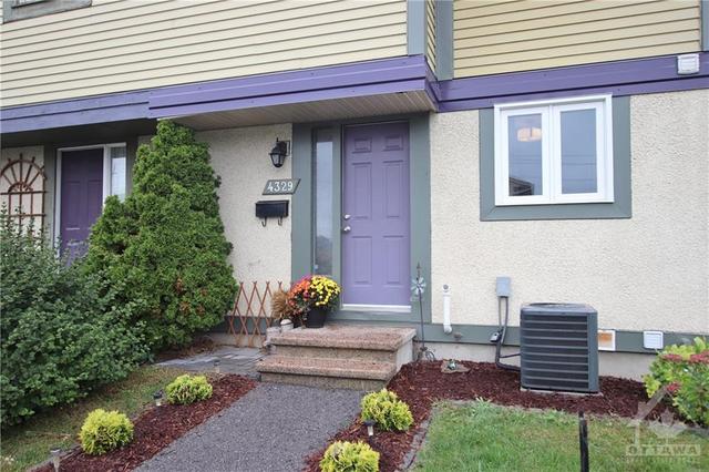 4329 Meadowvale Lane, Townhouse with 3 bedrooms, 2 bathrooms and 1 parking in Ottawa ON | Image 2