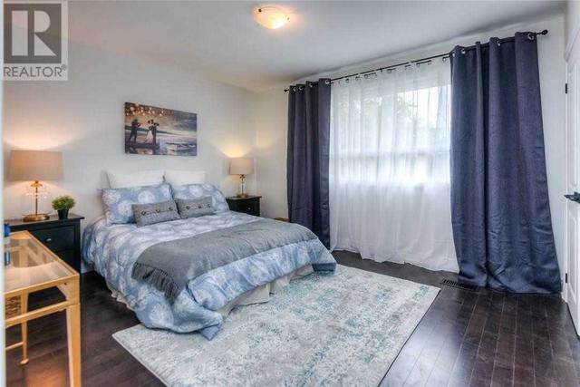 238 Elmhurst Dr, House detached with 3 bedrooms, 2 bathrooms and 5 parking in Toronto ON | Image 6