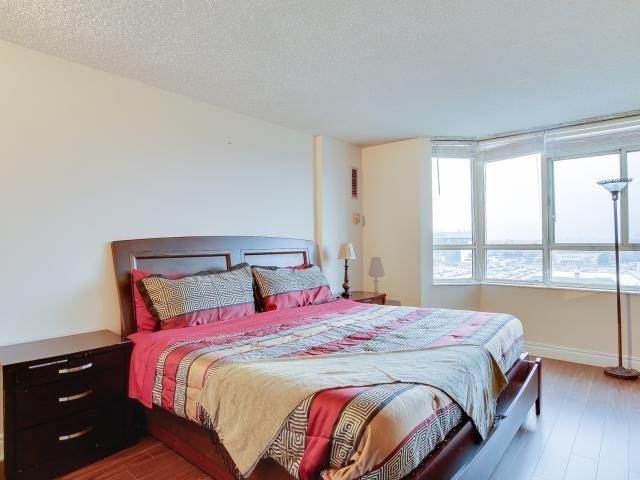 1004 - 100 County Court Blvd, Condo with 3 bedrooms, 2 bathrooms and 2 parking in Brampton ON | Image 10