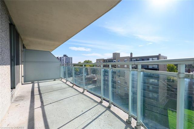 809 - 398 Eglinton Avenue E, House attached with 1 bedrooms, 1 bathrooms and 1 parking in Toronto ON | Image 19