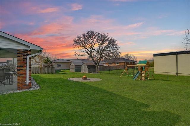 86 Mac Nab Street, House detached with 3 bedrooms, 1 bathrooms and 9 parking in Lambton Shores ON | Image 32