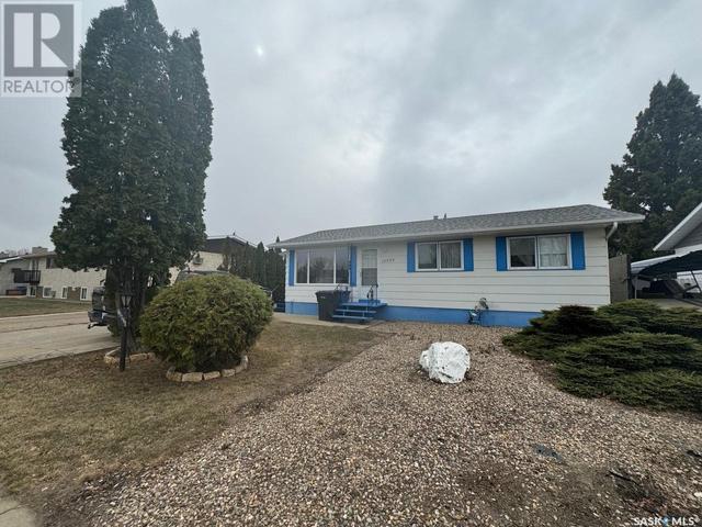 10925 Scott Drive, House detached with 4 bedrooms, 2 bathrooms and null parking in North Battleford CY SK | Image 23