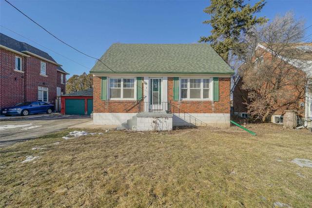 32 Devondale Ave, House detached with 3 bedrooms, 2 bathrooms and 8 parking in Toronto ON | Image 7