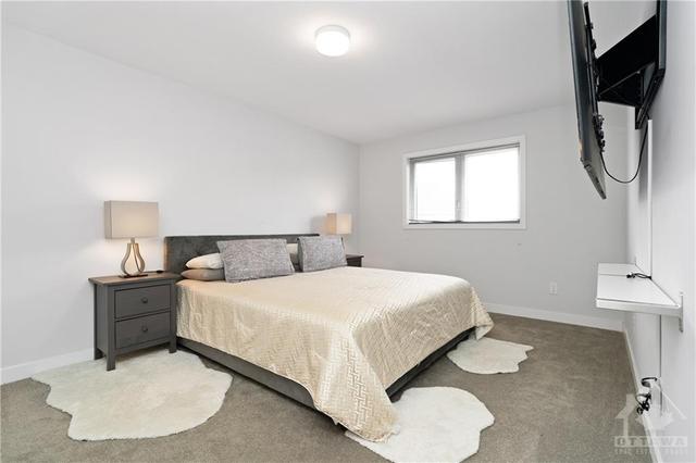 2172 Winsome Terrace, Townhouse with 3 bedrooms, 3 bathrooms and 3 parking in Ottawa ON | Image 13