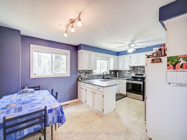 1828 Sherwood Forrest Circ, House detached with 4 bedrooms, 3 bathrooms and 6 parking in Mississauga ON | Image 2