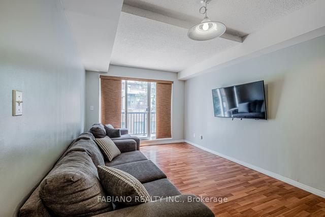 2016 - 3049 Finch Ave W, Townhouse with 1 bedrooms, 1 bathrooms and 1 parking in Toronto ON | Image 3