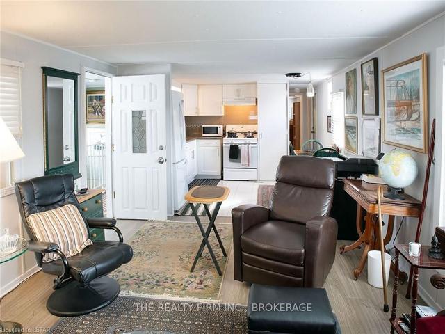 43 - 198 Springbank Dr, Home with 2 bedrooms, 2 bathrooms and 2 parking in London ON | Image 13
