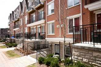 th311 - 60 Joe Shuster Way, Townhouse with 3 bedrooms, 3 bathrooms and 1 parking in Toronto ON | Image 1