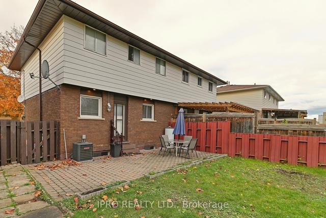 98 Riverdale Dr, House semidetached with 4 bedrooms, 2 bathrooms and 3 parking in Hamilton ON | Image 22