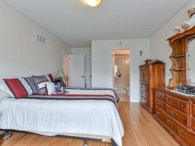 13 Lacorra Way, Townhouse with 2 bedrooms, 2 bathrooms and 1 parking in Brampton ON | Image 14