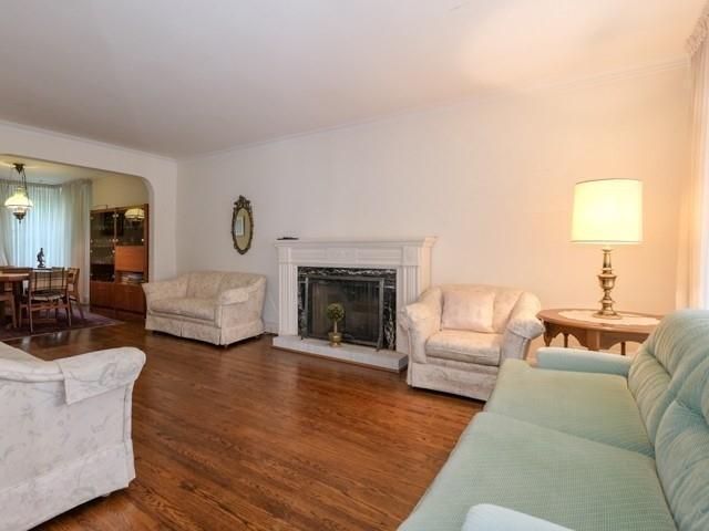206 York Mills Rd, House detached with 2 bedrooms, 2 bathrooms and 2 parking in Toronto ON | Image 7