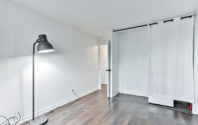 902 - 120 St. Patrick St, Condo with 2 bedrooms, 1 bathrooms and 0 parking in Toronto ON | Image 10