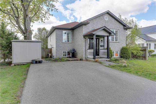 216 Elk Street E, House detached with 5 bedrooms, 2 bathrooms and null parking in Aylmer ON | Image 2
