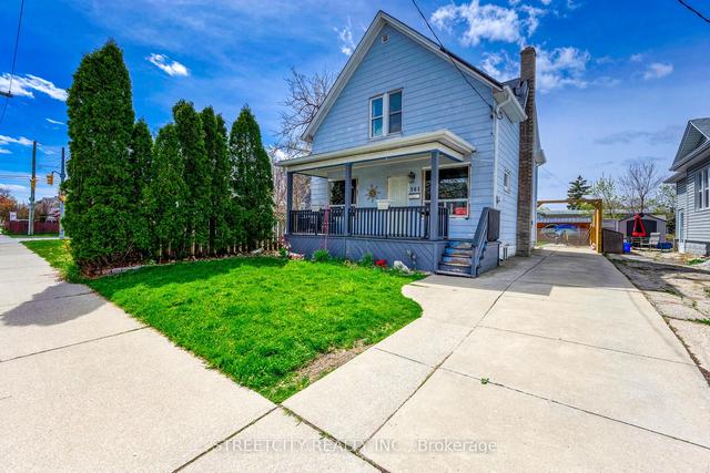 361 Mitton St S, House detached with 3 bedrooms, 3 bathrooms and 2 parking in Sarnia ON | Image 1