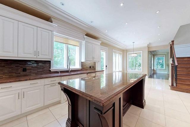 29 Christine Cres, House detached with 4 bedrooms, 6 bathrooms and 6 parking in Toronto ON | Image 12