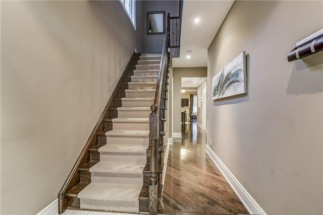 70 Torah Gate, House detached with 3 bedrooms, 4 bathrooms and 2 parking in Vaughan ON | Image 9