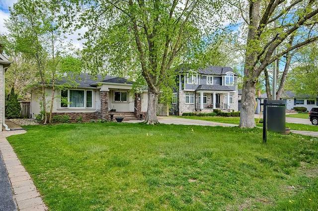 1335 Avon Cres, House detached with 2 bedrooms, 2 bathrooms and 6 parking in Oakville ON | Image 23