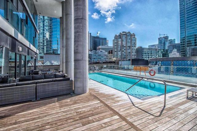 1003 - 224 King St W, Condo with 2 bedrooms, 2 bathrooms and 1 parking in Toronto ON | Image 14