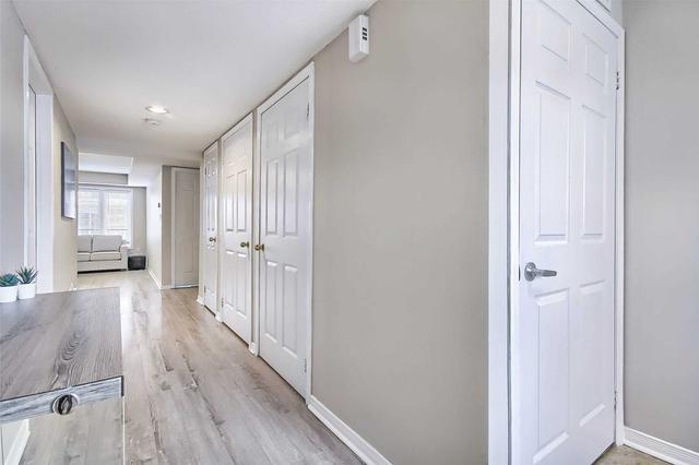 112 Louisbourg Way, Townhouse with 2 bedrooms, 2 bathrooms and 2 parking in Markham ON | Image 2