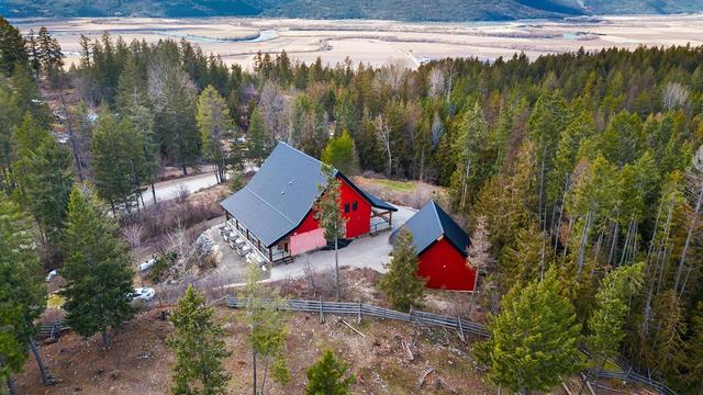 156 Lakeview Arrow Creek Road, House detached with 3 bedrooms, 3 bathrooms and null parking in Central Kootenay C BC | Image 2