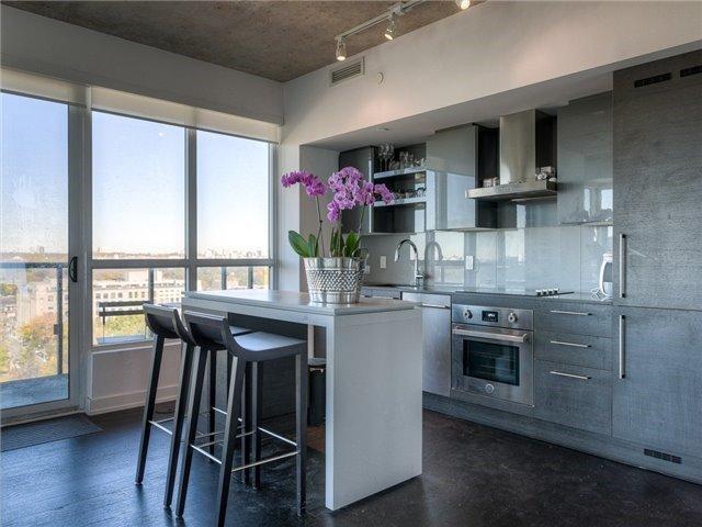 1003 - 1030 King St W, Condo with 2 bedrooms, 2 bathrooms and 1 parking in Toronto ON | Image 3