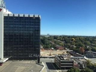1501 - 60 Berwick Ave, Condo with 1 bedrooms, 1 bathrooms and 1 parking in Toronto ON | Image 3