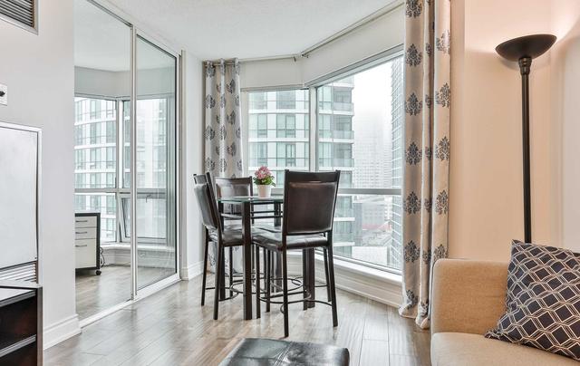 1904 - 10 Yonge St, Condo with 2 bedrooms, 2 bathrooms and 1 parking in Toronto ON | Image 33