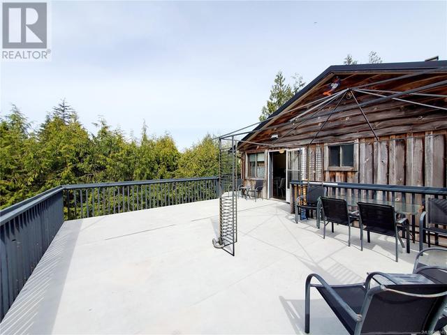 320 Leighton Way, House detached with 4 bedrooms, 3 bathrooms and 4 parking in Tofino BC | Image 32