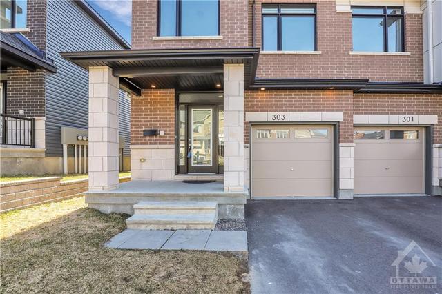 303 Broadridge Crescent, Townhouse with 3 bedrooms, 3 bathrooms and 3 parking in Ottawa ON | Image 2