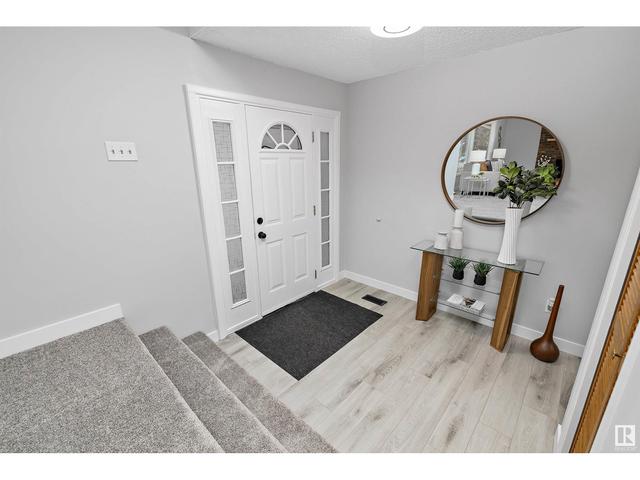 3205 104a St Nw, House detached with 3 bedrooms, 2 bathrooms and null parking in Edmonton AB | Image 3
