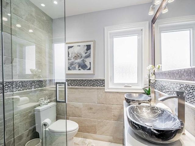 1071 Islington Ave, House detached with 3 bedrooms, 3 bathrooms and 3 parking in Toronto ON | Image 10