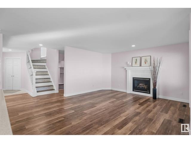 8303 12 Av Sw, House detached with 4 bedrooms, 3 bathrooms and 4 parking in Edmonton AB | Image 11