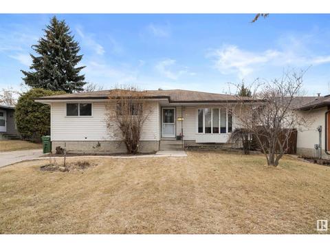 25 Gatewood Av, House detached with 6 bedrooms, 3 bathrooms and null parking in St. Albert AB | Card Image