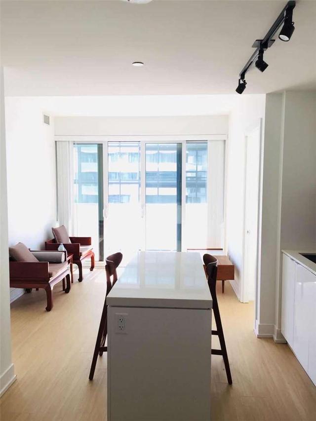 5201 - 7 Grenville St, Condo with 2 bedrooms, 2 bathrooms and 0 parking in Toronto ON | Image 1